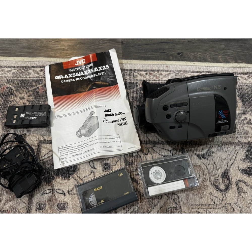 JVC 1993 Video Movie GR-AX55 Compact VHS-C Camcorder. With Battery And Charger